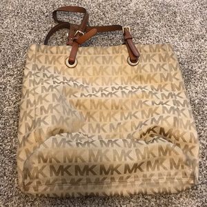 Michael kors purse